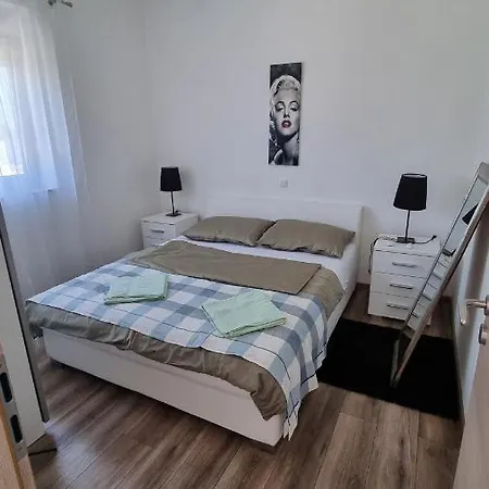 Apartment Olivija *